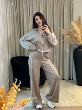 Load image into Gallery viewer, Freya Piping Flare Leg Tracksuit
